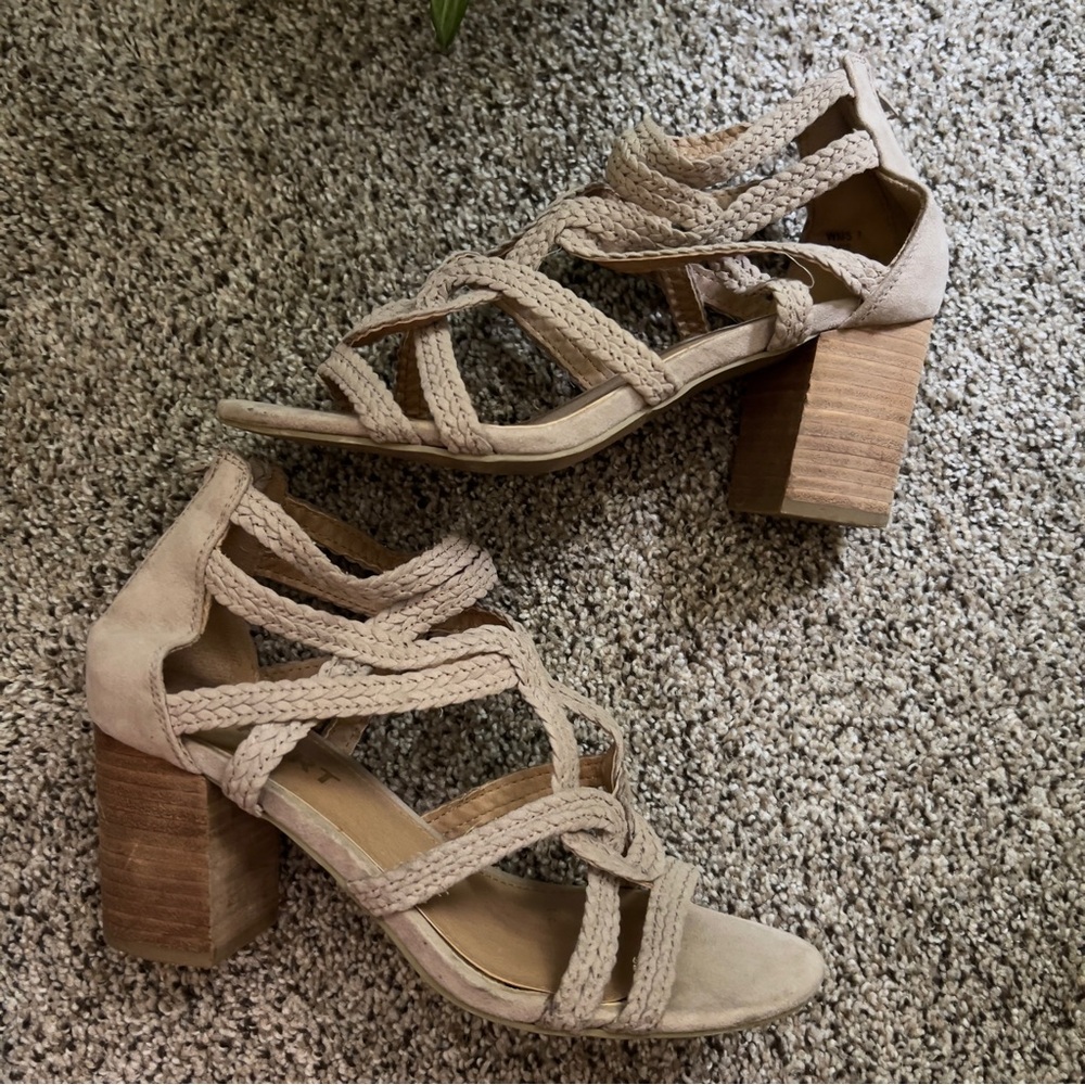 Report Heels